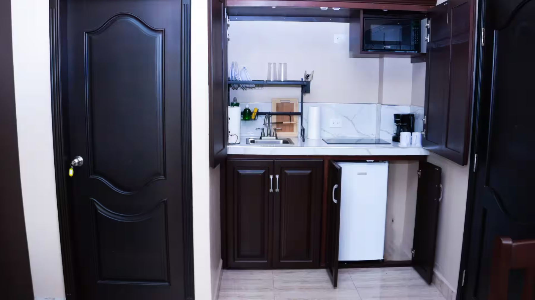 Cocina del restaurante con platillos locales